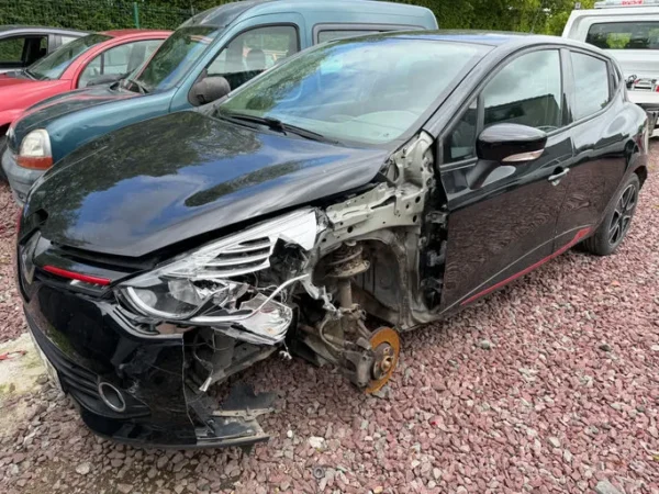RENAULT CLIO IV SL Limited 2015