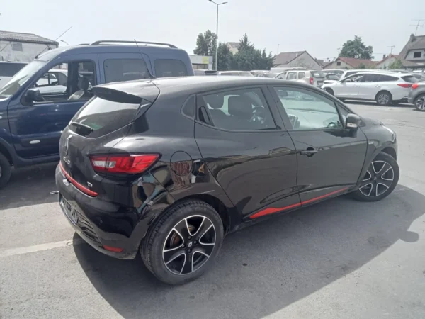 RENAULT CLIO IV SL Limited 2015