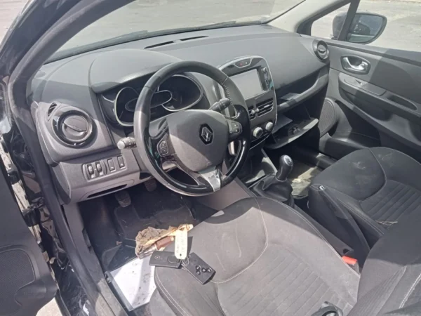 RENAULT CLIO IV SL Limited 2015