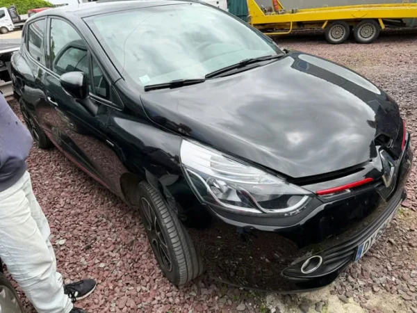 RENAULT CLIO IV SL Limited 2015