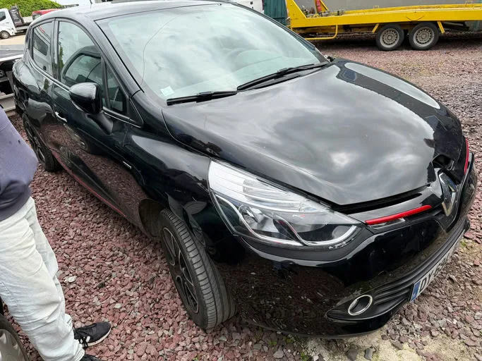 RENAULT CLIO IV SL Limited 2015 – Image 11