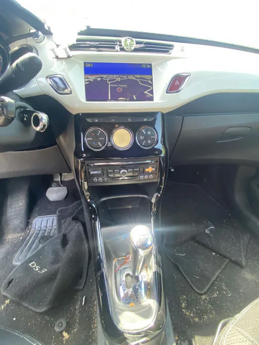 CITROEN DS3 So Chic ETG6 2015 – Image 11