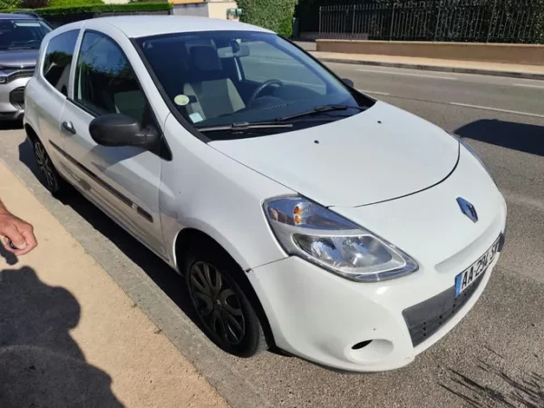 RENAULT CLIO III Expression 2009