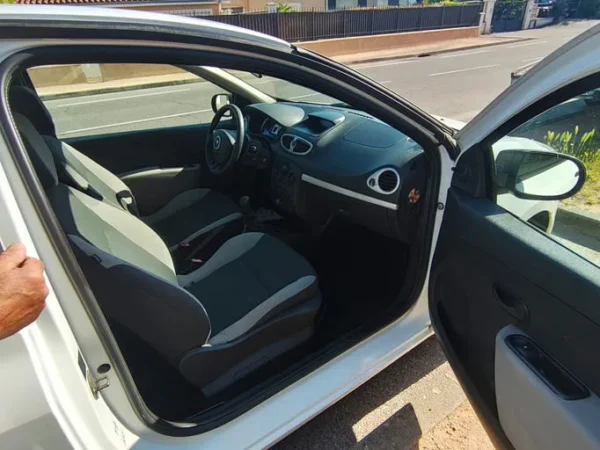 RENAULT CLIO III Expression 2009