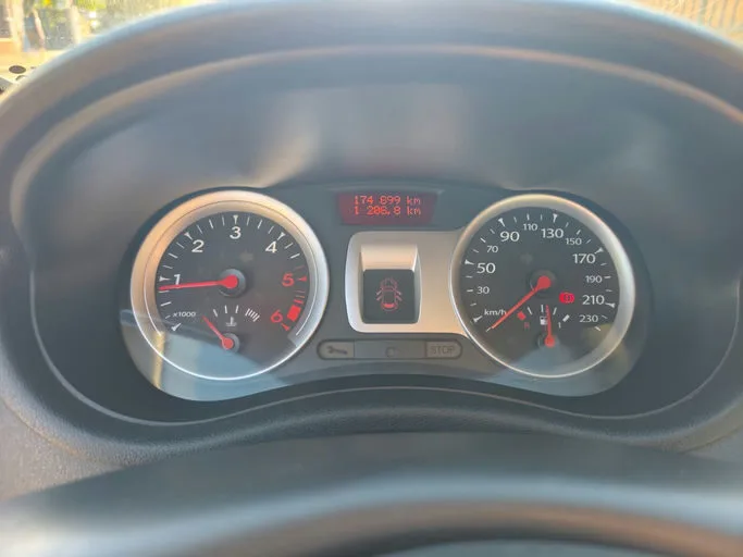 RENAULT CLIO III Expression 2009 – Image 11