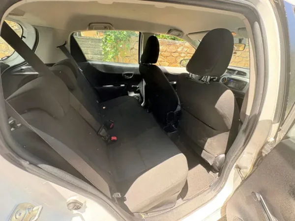 TOYOTA YARIS HYBRIDE Style 2013
