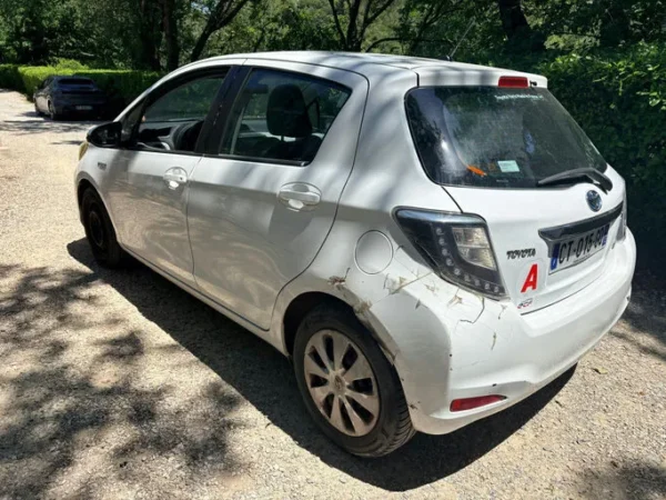 TOYOTA YARIS HYBRIDE Style 2013