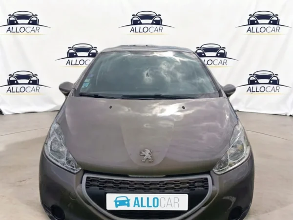 PEUGEOT 208 Allure 2012