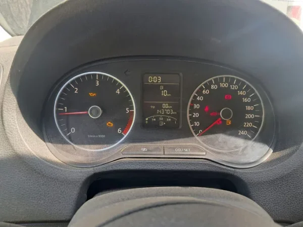 VOLKSWAGEN POLO Confortline 2011