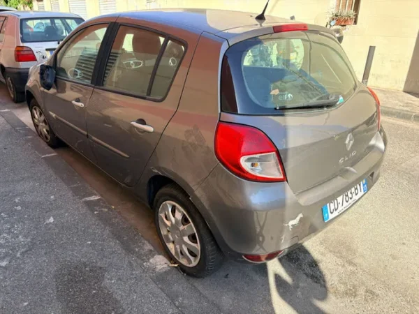 RENAULT CLIO III TomTom Live 2012