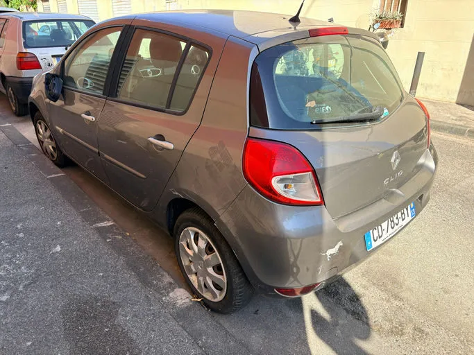 RENAULT CLIO III TomTom Live 2012 – Image 13