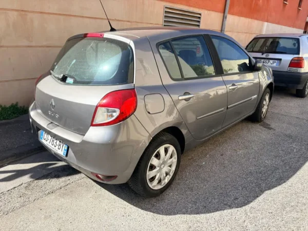 RENAULT CLIO III TomTom Live 2012