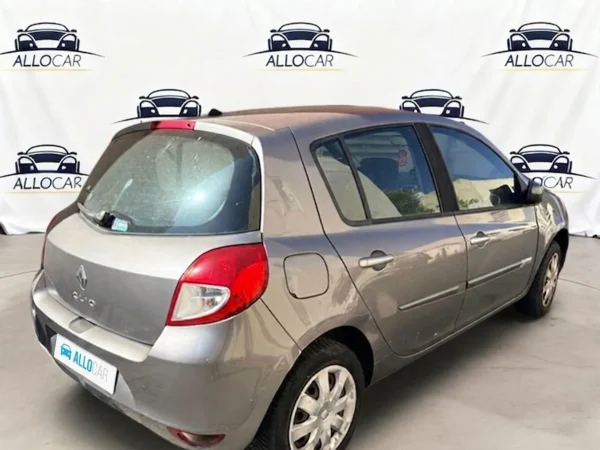RENAULT CLIO III TomTom Live 2012