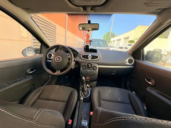 RENAULT CLIO III TomTom Live 2012 – Image 11