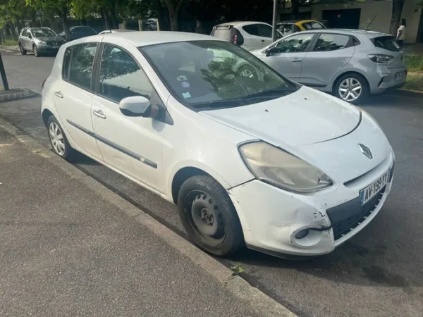 RENAULT CLIO III Expression Clim 2010