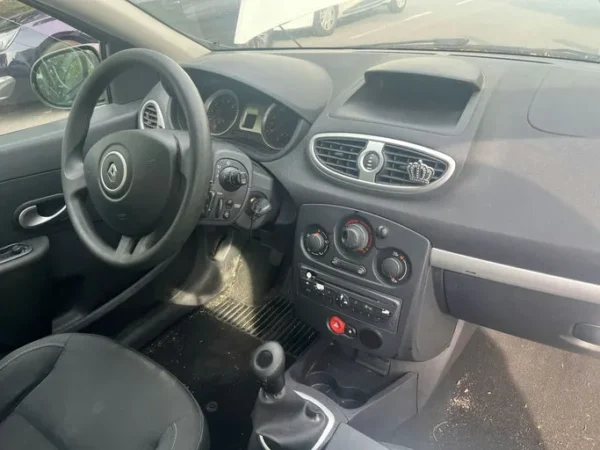 RENAULT CLIO III Expression Clim 2010