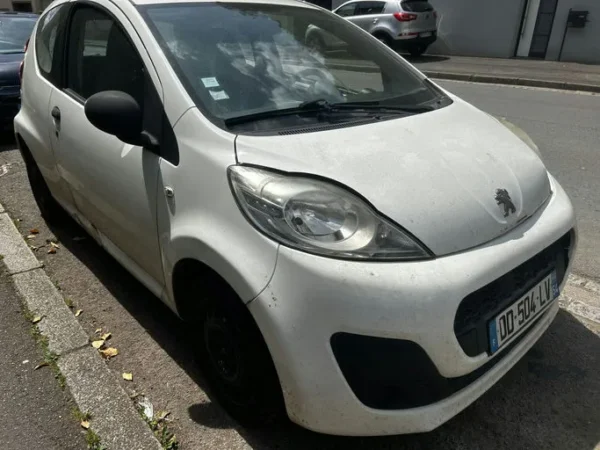 PEUGEOT 107 Active 2014