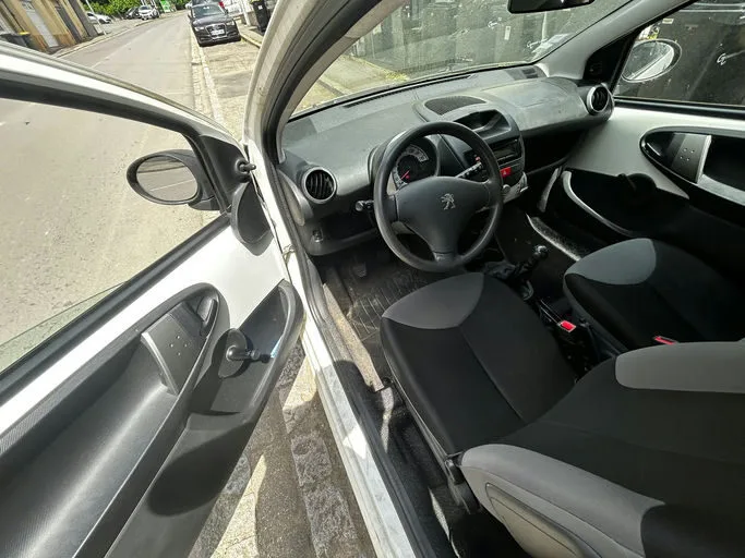 PEUGEOT 107 Active 2014 – Image 4