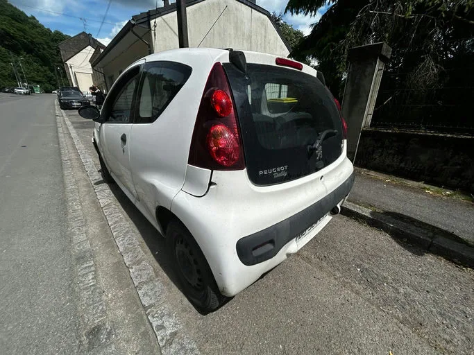 PEUGEOT 107 Active 2014 – Image 10