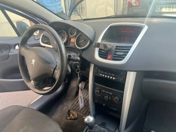 PEUGEOT 207 Série 64 2011
