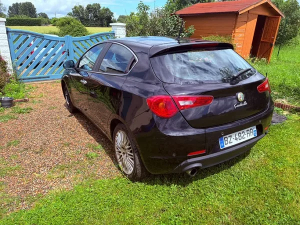 ALFA ROMEO GIULIETTA Distinctive 2011