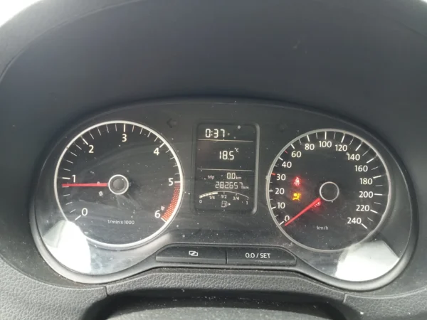 VOLKSWAGEN POLO Style 2011