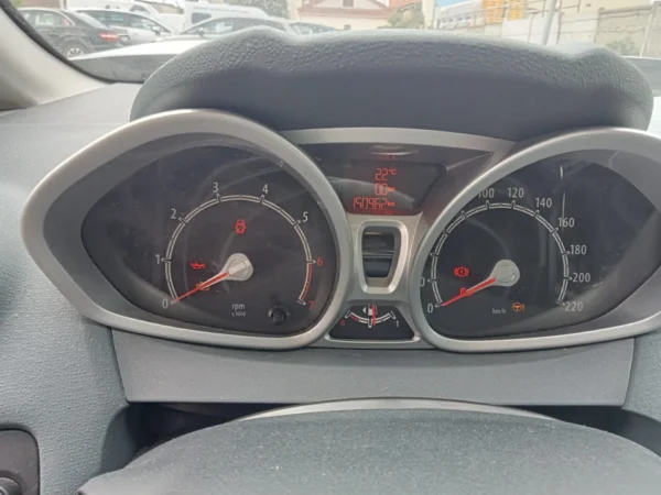 FORD FIESTA Ghia 2009
