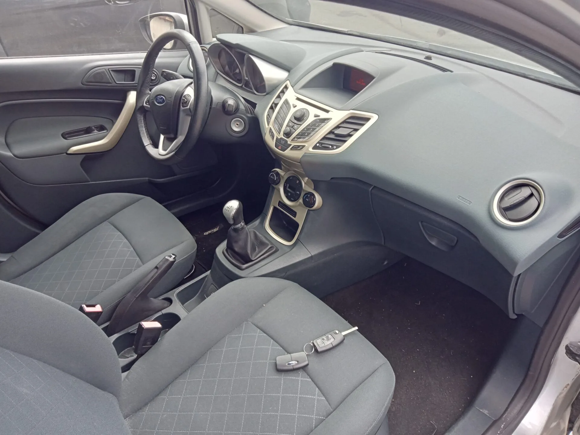 FORD FIESTA Ghia 2009 – Image 5