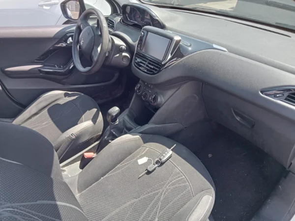 PEUGEOT 208 Active 2015
