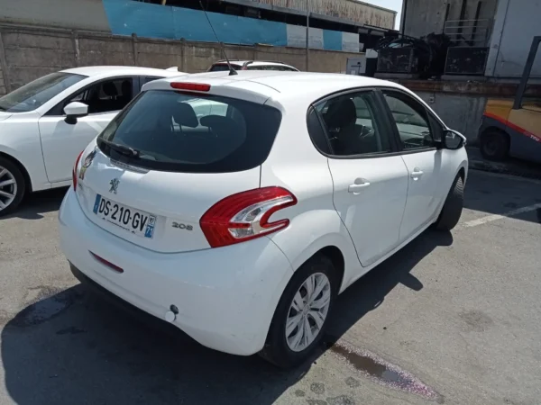 PEUGEOT 208 Active 2015