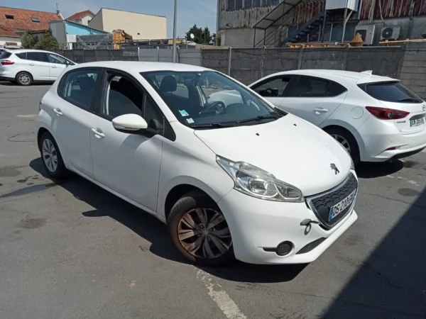 PEUGEOT 208 Active 2015