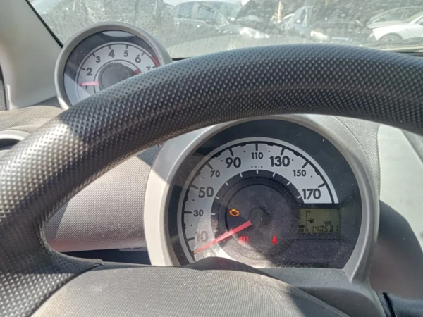 PEUGEOT 107 Active 2012
