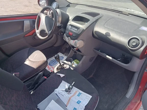PEUGEOT 107 Active 2012