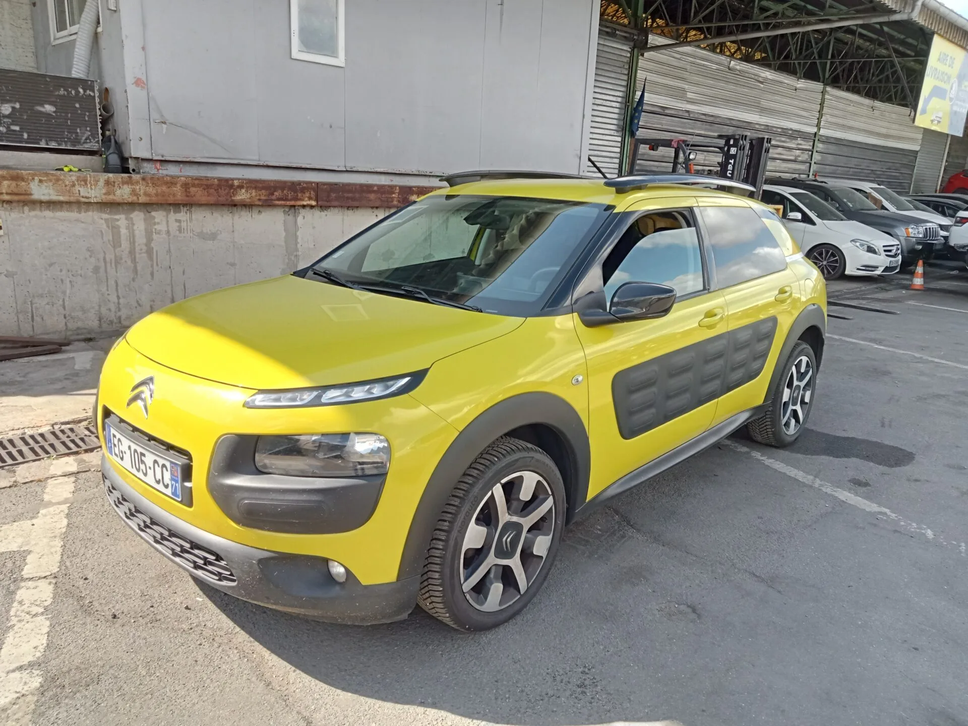 CITROEN C4 CACTUS Shine Edition 2016 – Image 2