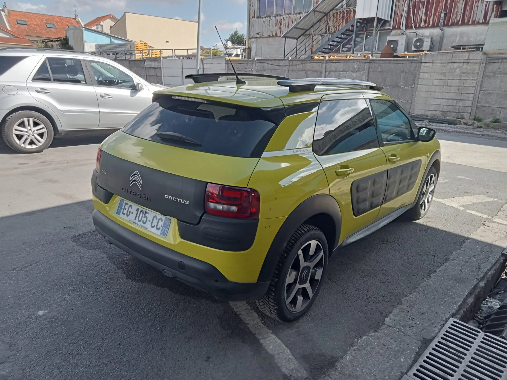 CITROEN C4 CACTUS Shine Edition 2016 – Image 4
