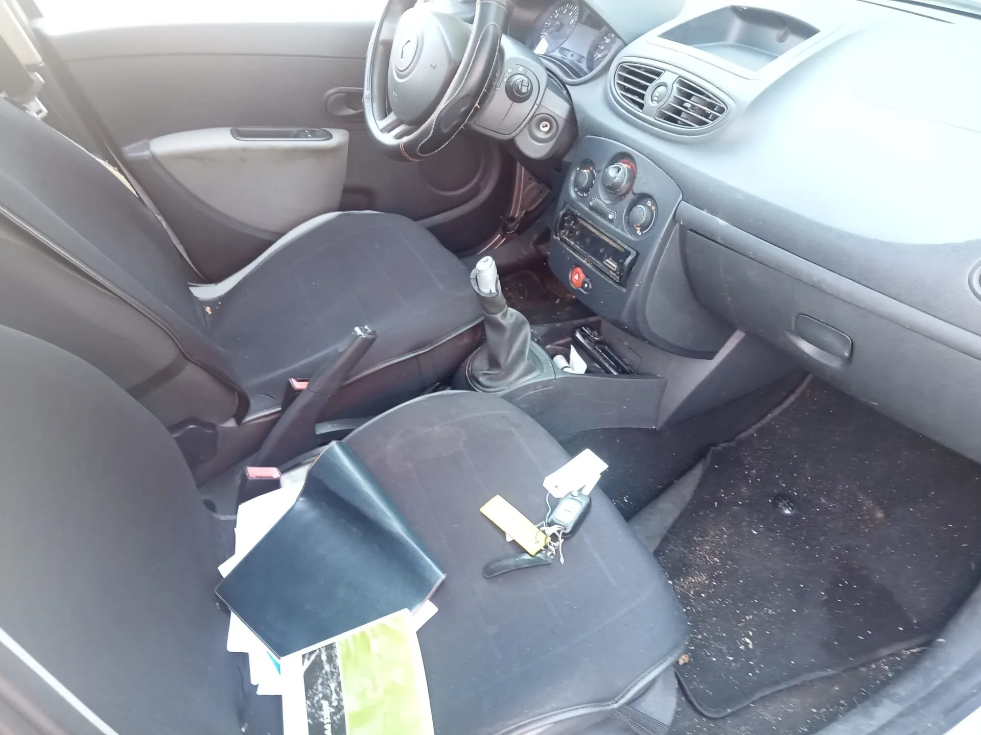 RENAULT CLIO III Expression Clim Euro 5 2010 – Image 5