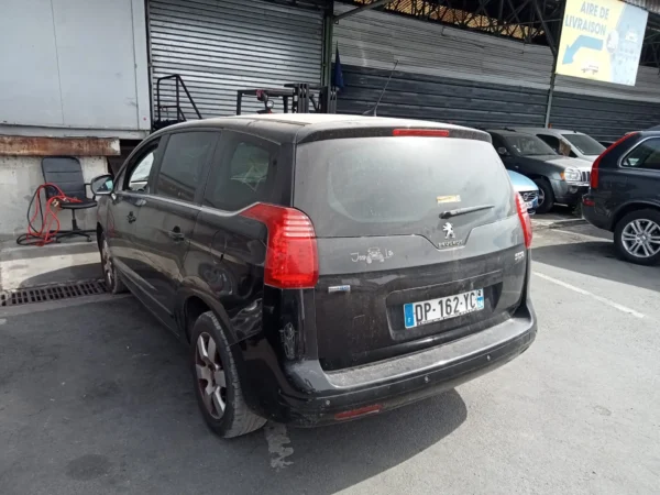 PEUGEOT 5008 Allure 2015