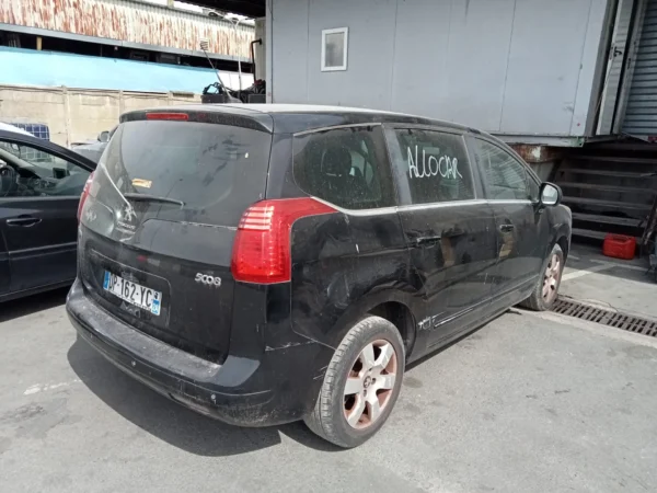 PEUGEOT 5008 Allure 2015