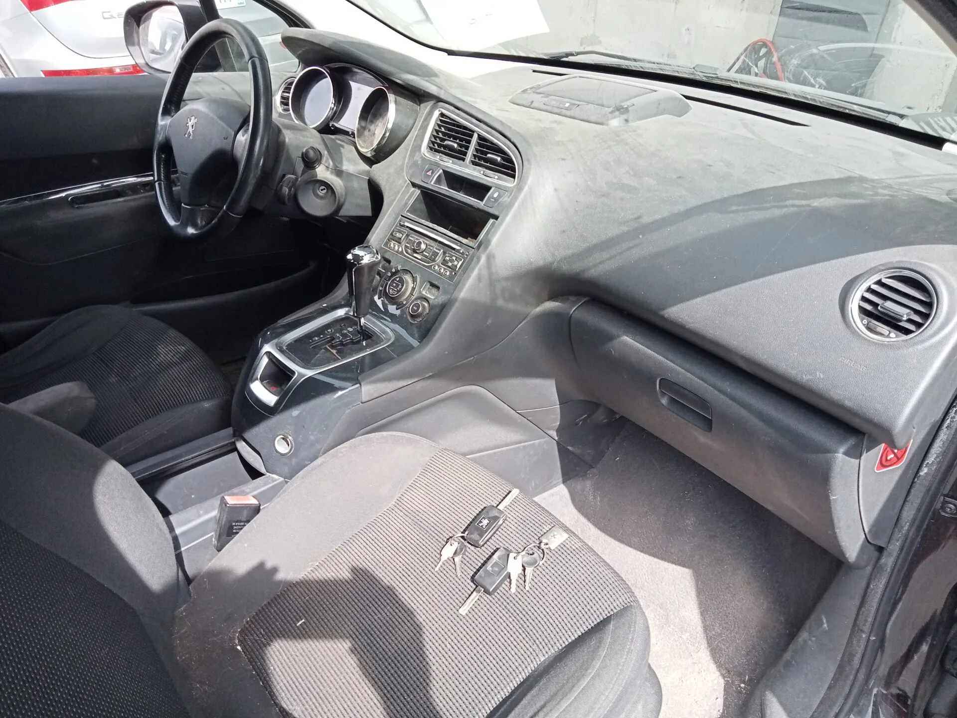 PEUGEOT 5008 Allure 2015 – Image 5