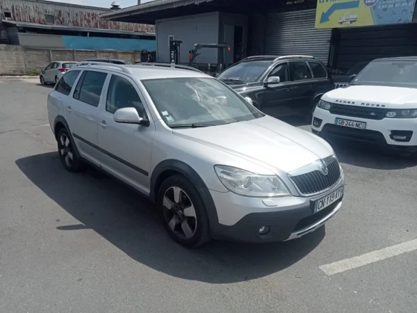 SKODA OCTAVIA COMBI 4X4 Scout Plus DSG 2012