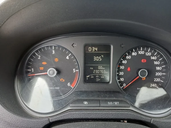 VOLKSWAGEN POLO 2010