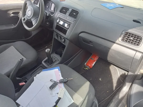 VOLKSWAGEN POLO 2010
