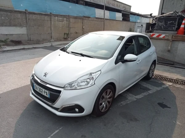 PEUGEOT 208 Allure 2016