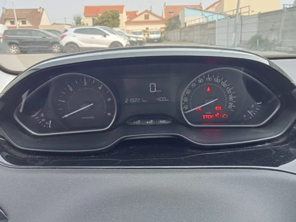 PEUGEOT 208 Allure 2016