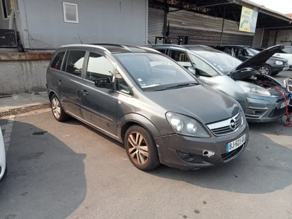 OPEL ZAFIRA 2011