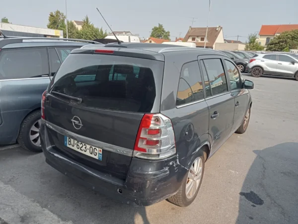OPEL ZAFIRA 2011