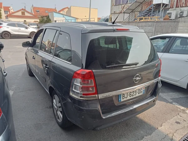 OPEL ZAFIRA 2011