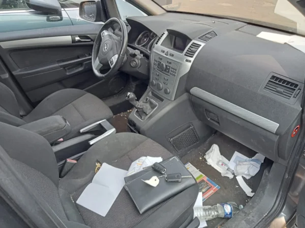 OPEL ZAFIRA 2011