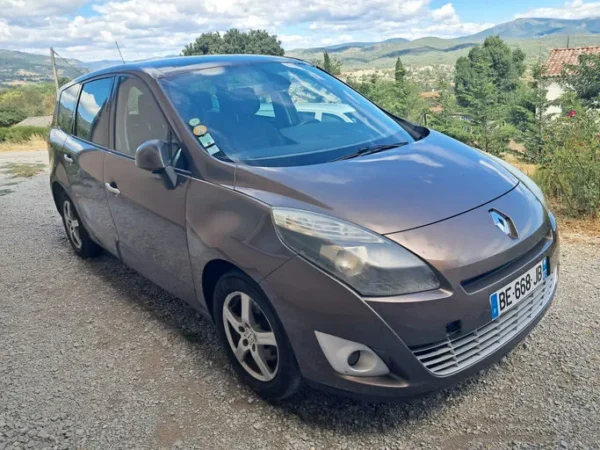 RENAULT GRAND SCENIC III Dynamique 7 pl 2010