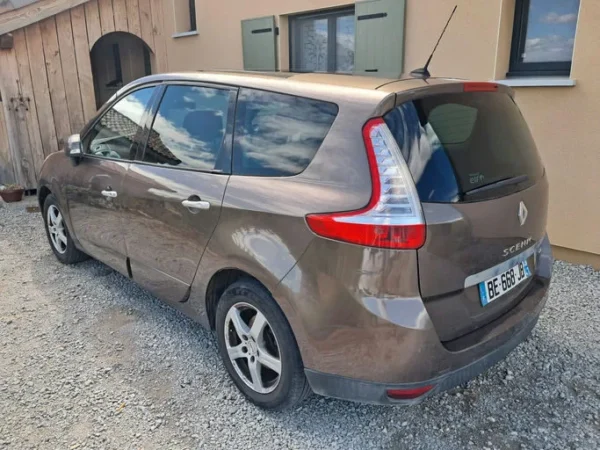 RENAULT GRAND SCENIC III Dynamique 7 pl 2010